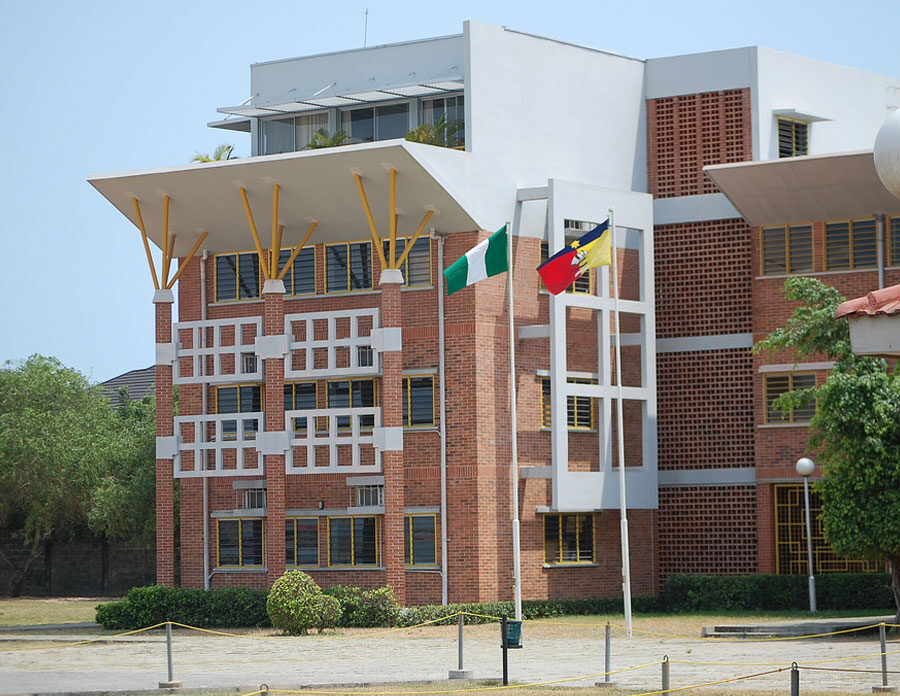 Four contracts, one campus: fourteen years at Whitesands School